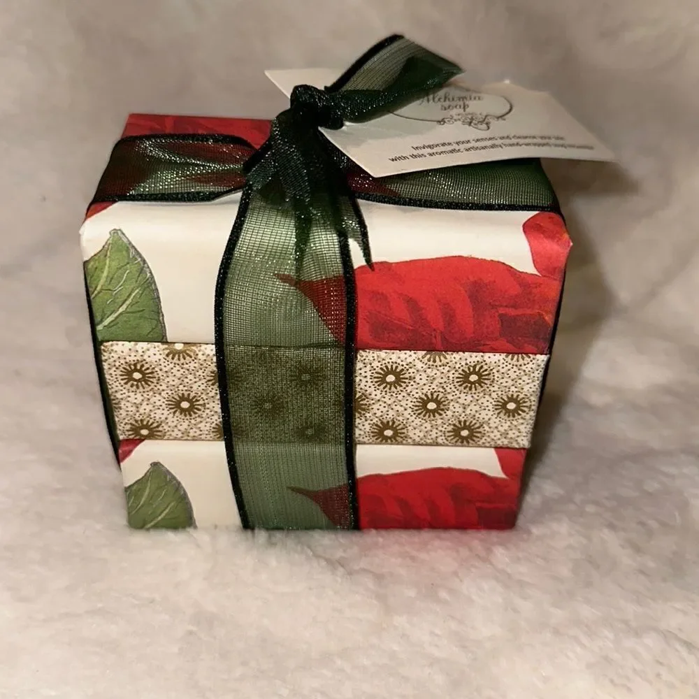 Alchimia Soap Rose Moisturizing Christmas Holiday Poinsettia Wrapped set 3 Soaps